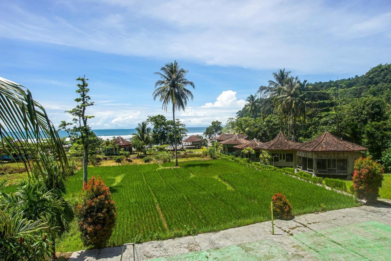 Oyo 2246 Anjung Bang Oking Hotel & Resort Pasarpulaupisang Exterior foto